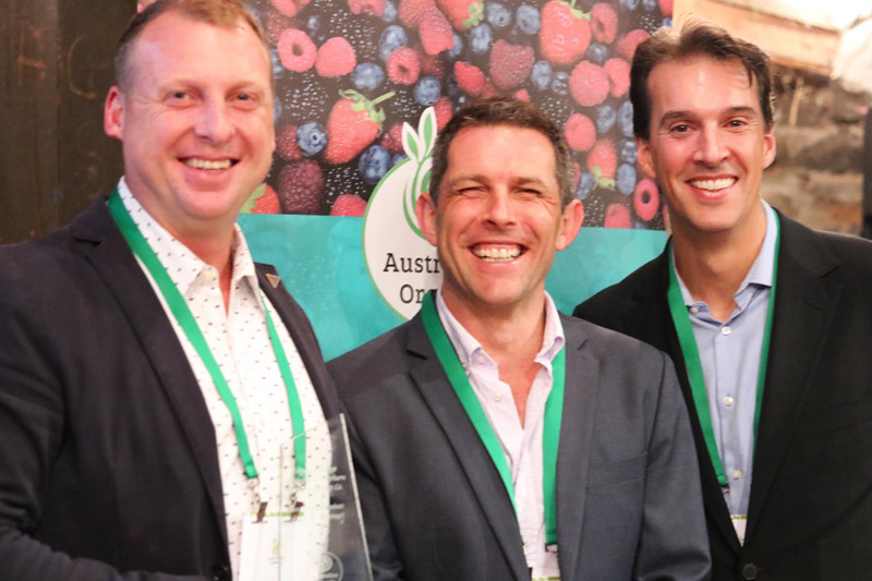l ro r: Mitch Watson (Co-owner, Daylesford & Hepburn), Andrew Monk (Chair, Australian Organic), Matt Welsh OAM (MC of the 2016 Australian Organic Awards of Excellence) Image supplied
